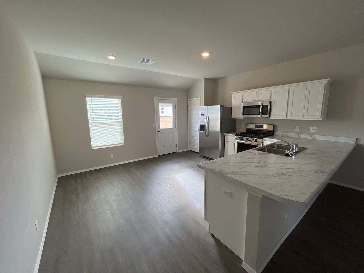 1111 W Abilene Rd - Photo 6 of 20