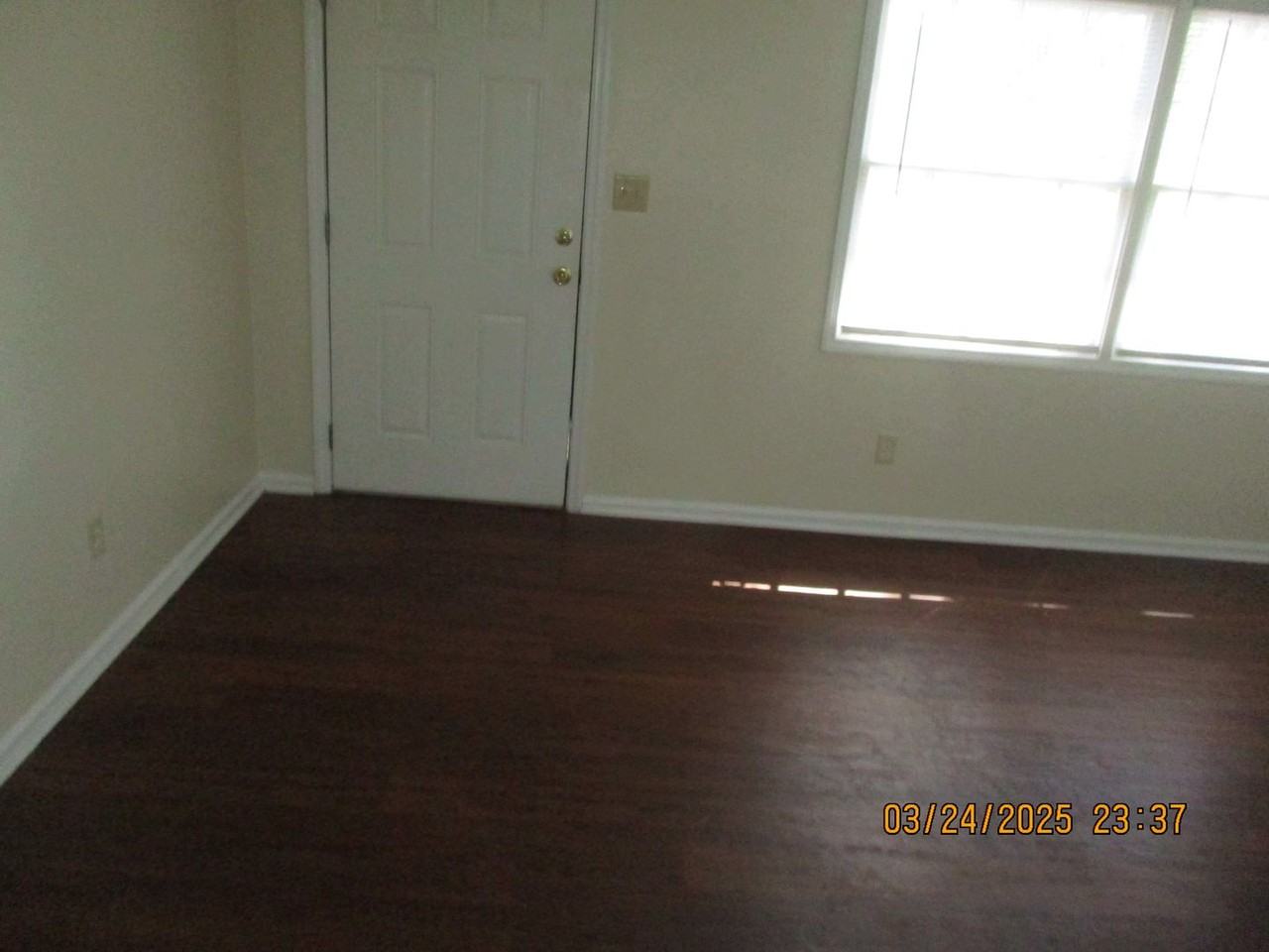 612 S Maple St Apt A - Photo 2 of 5