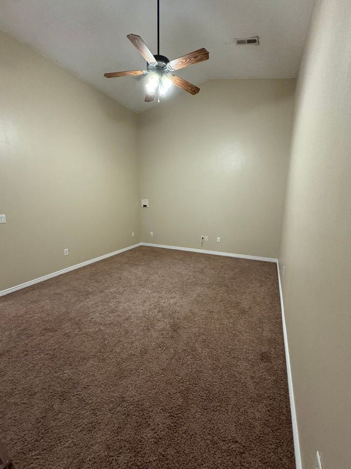 1177 Northfield Rd #18 - Photo 2 of 19