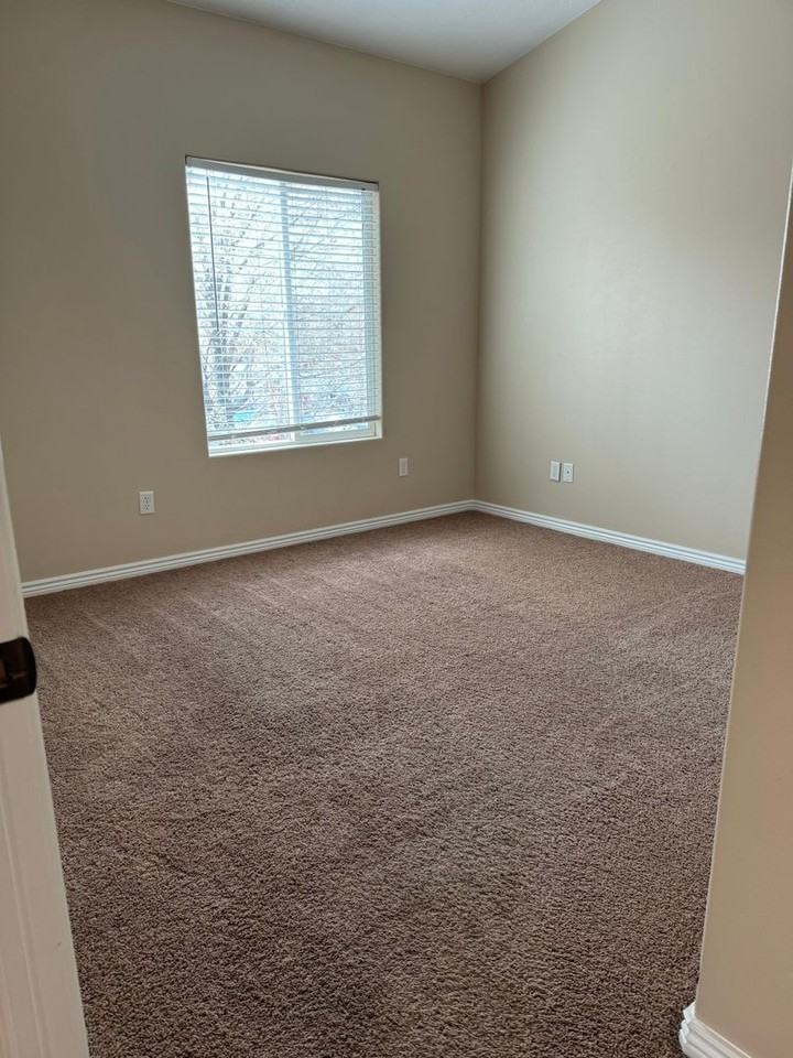 1177 Northfield Rd #18 - Photo 6 of 19