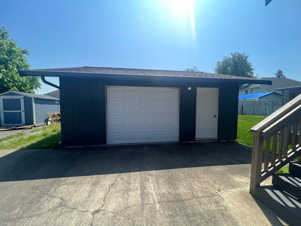 2175 Gardiner Dr - Photo 2 of 19