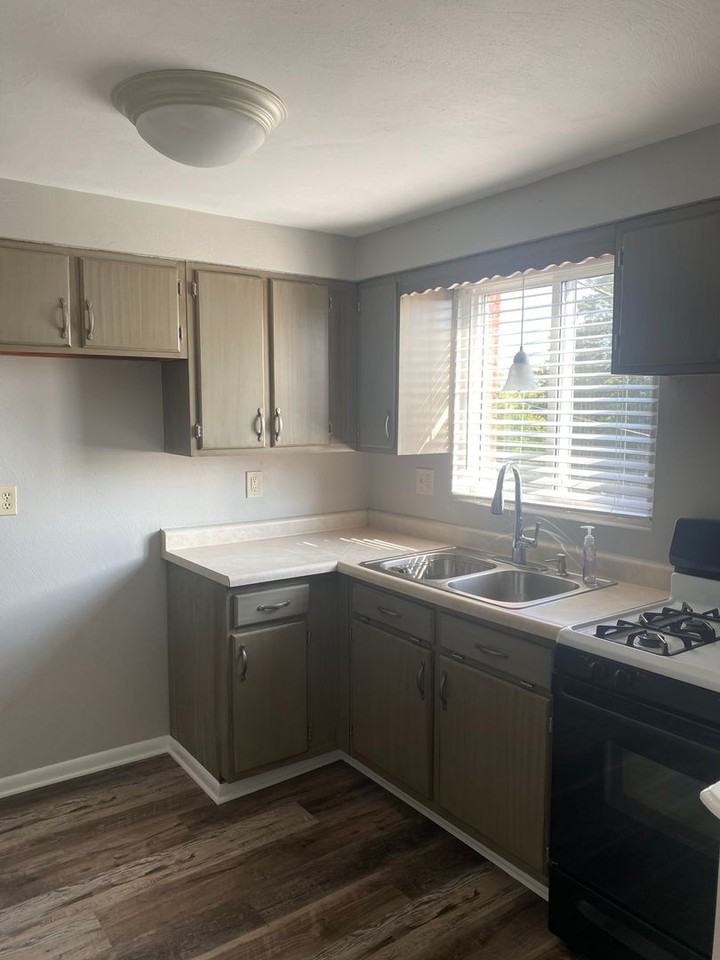 13 Franklin Ave - Photo 3 of 18