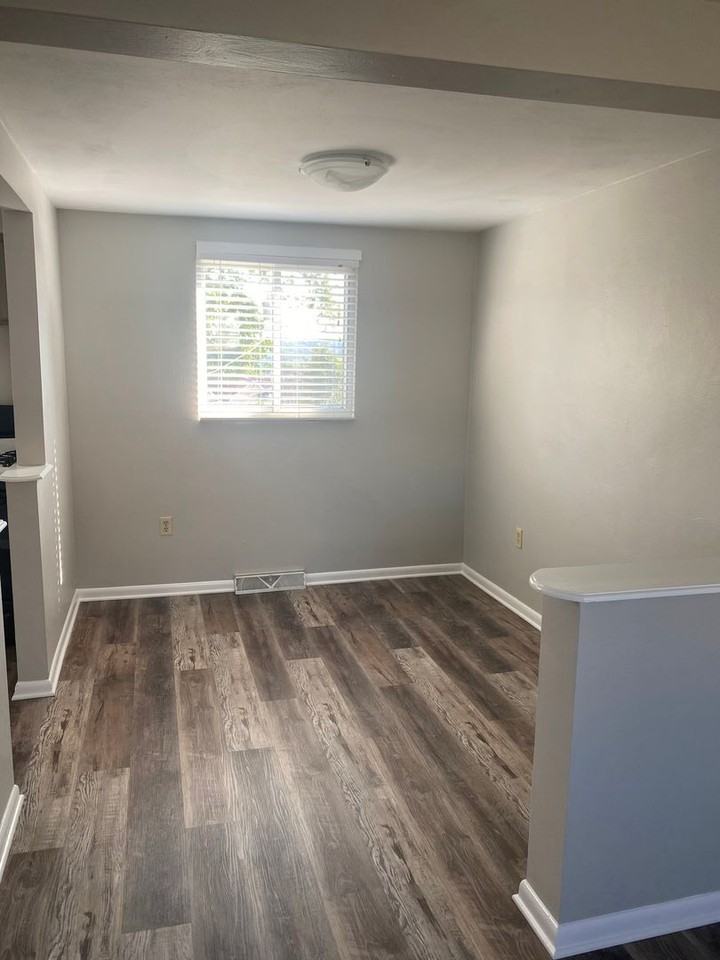 13 Franklin Ave - Photo 4 of 18