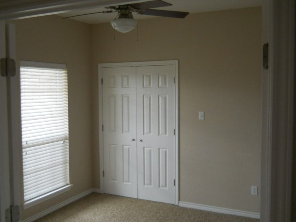 202 Ruger St - Photo 3 of 20