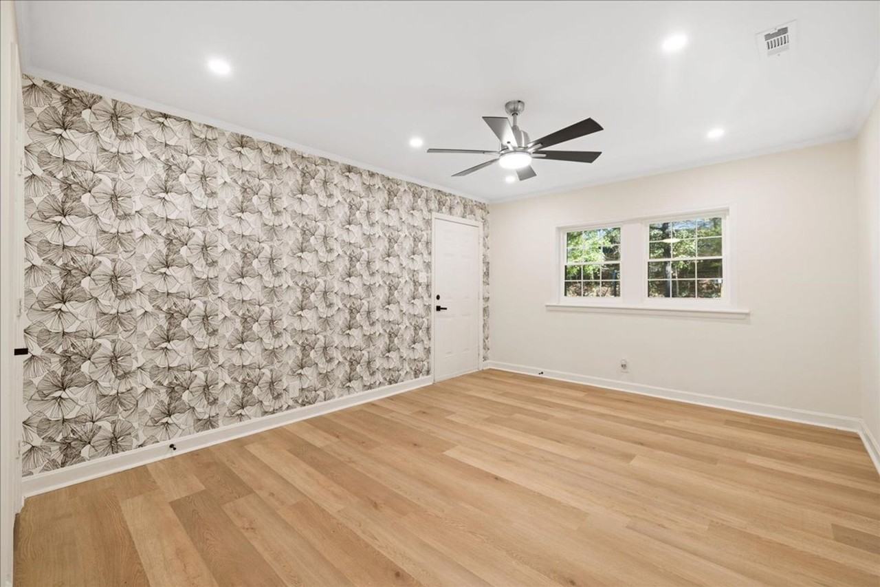 1801 Morehead Ave - Photo 6 of 18