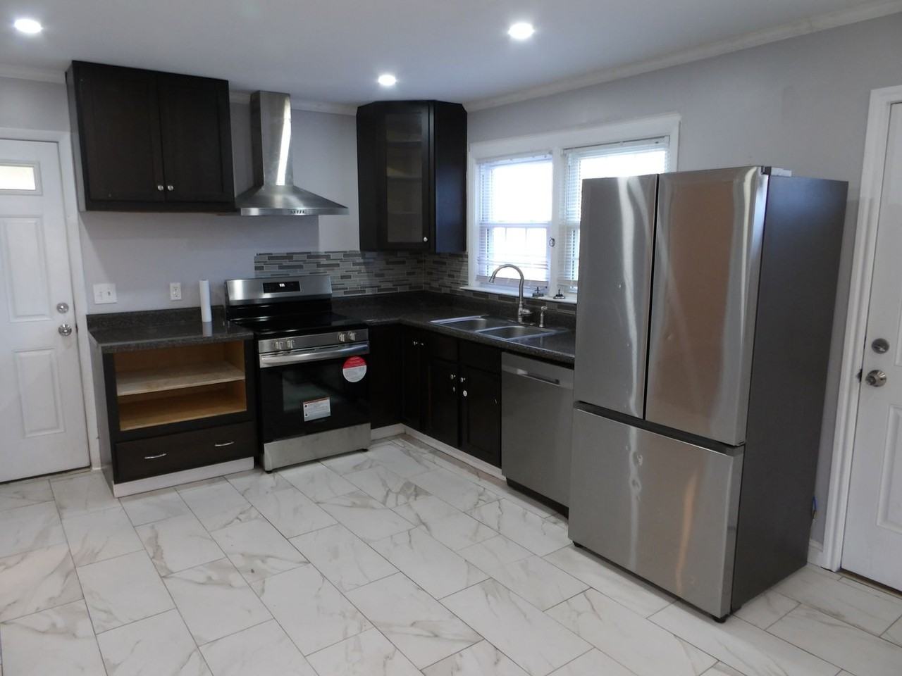 801 Pine Valley Dr - Photo 7 of 24