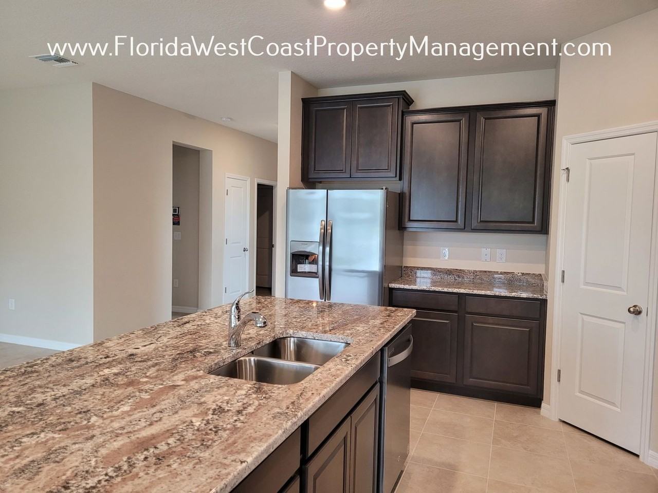 16465 Woodside Gln - Photo 5 of 22