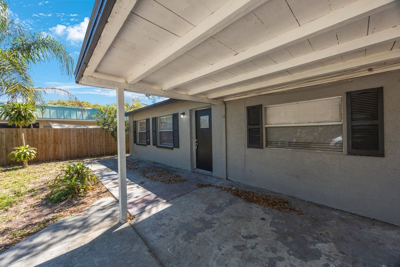 525 2nd Ave Ne - Photo 3 of 34