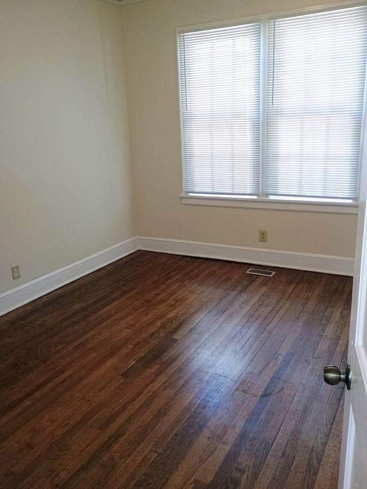 1015 N Mckinley St #6 - Photo 3 of 4