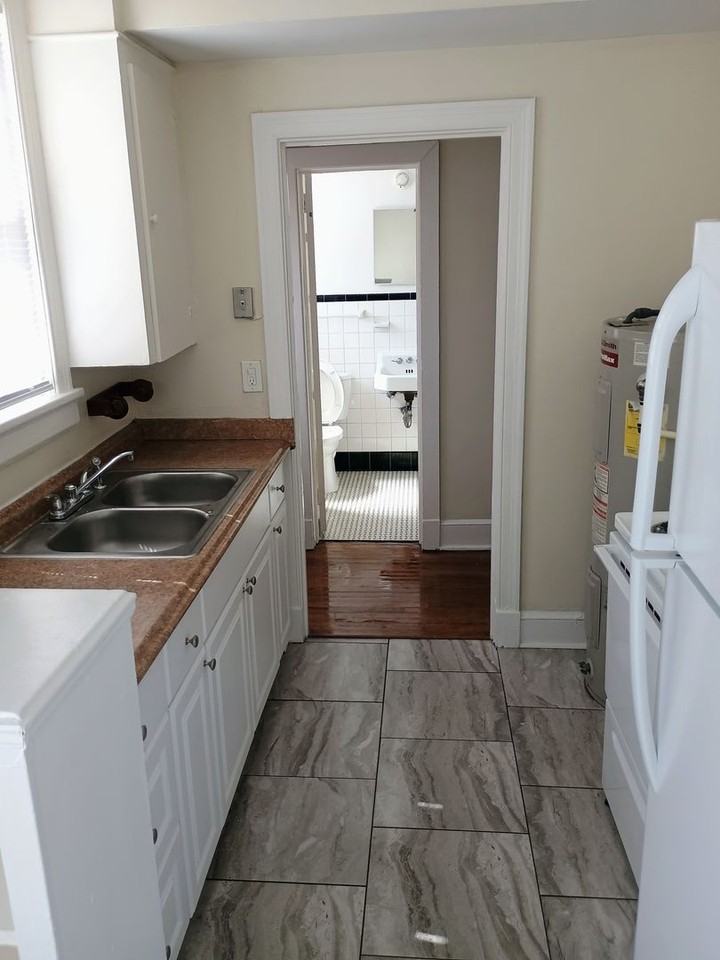 1015 N Mckinley St #6 - Photo 2 of 4