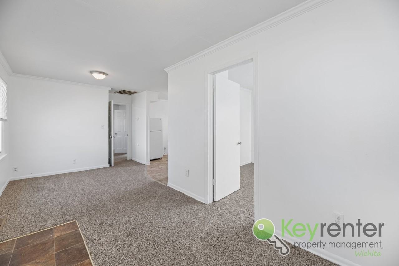 1036 S Richmond Ave - Photo 7 of 19
