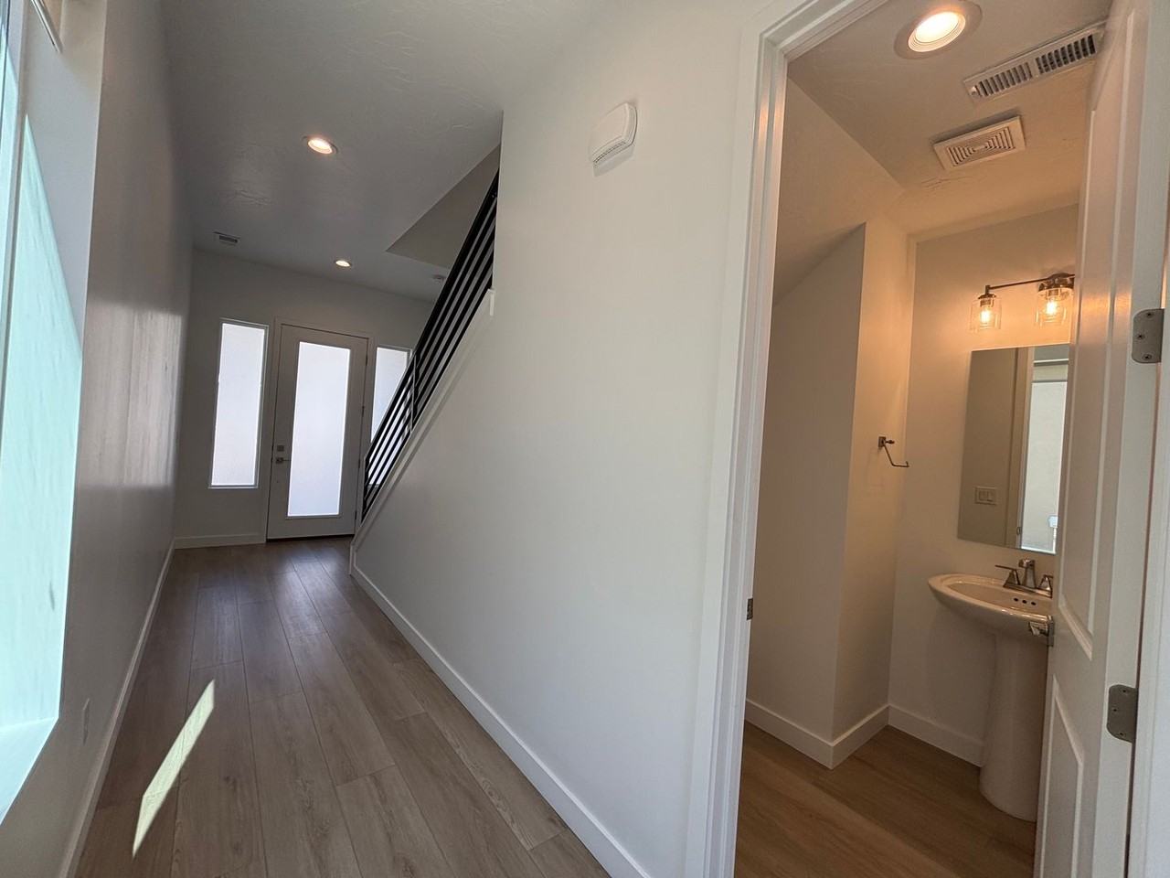 901 S Walker Way - Photo 4 of 50