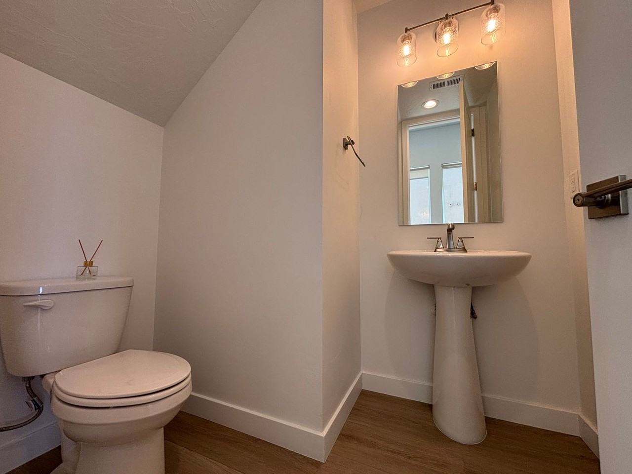 901 S Walker Way - Photo 5 of 50