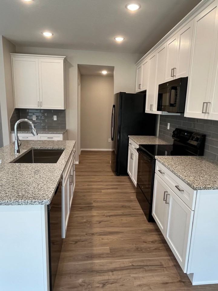 2988 N Nixon Ave - Photo 5 of 17