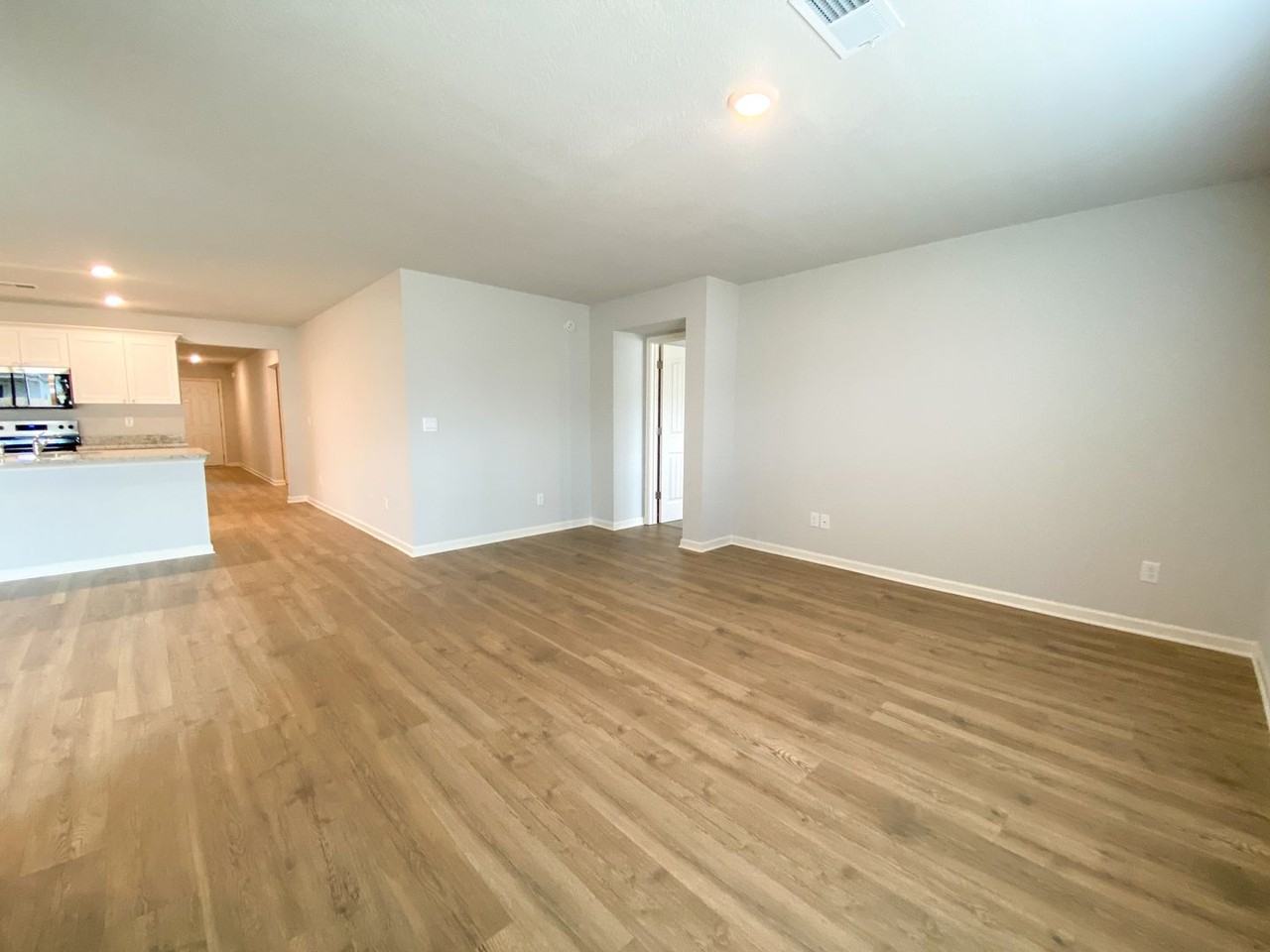 44 Pine St - Photo 4 of 27