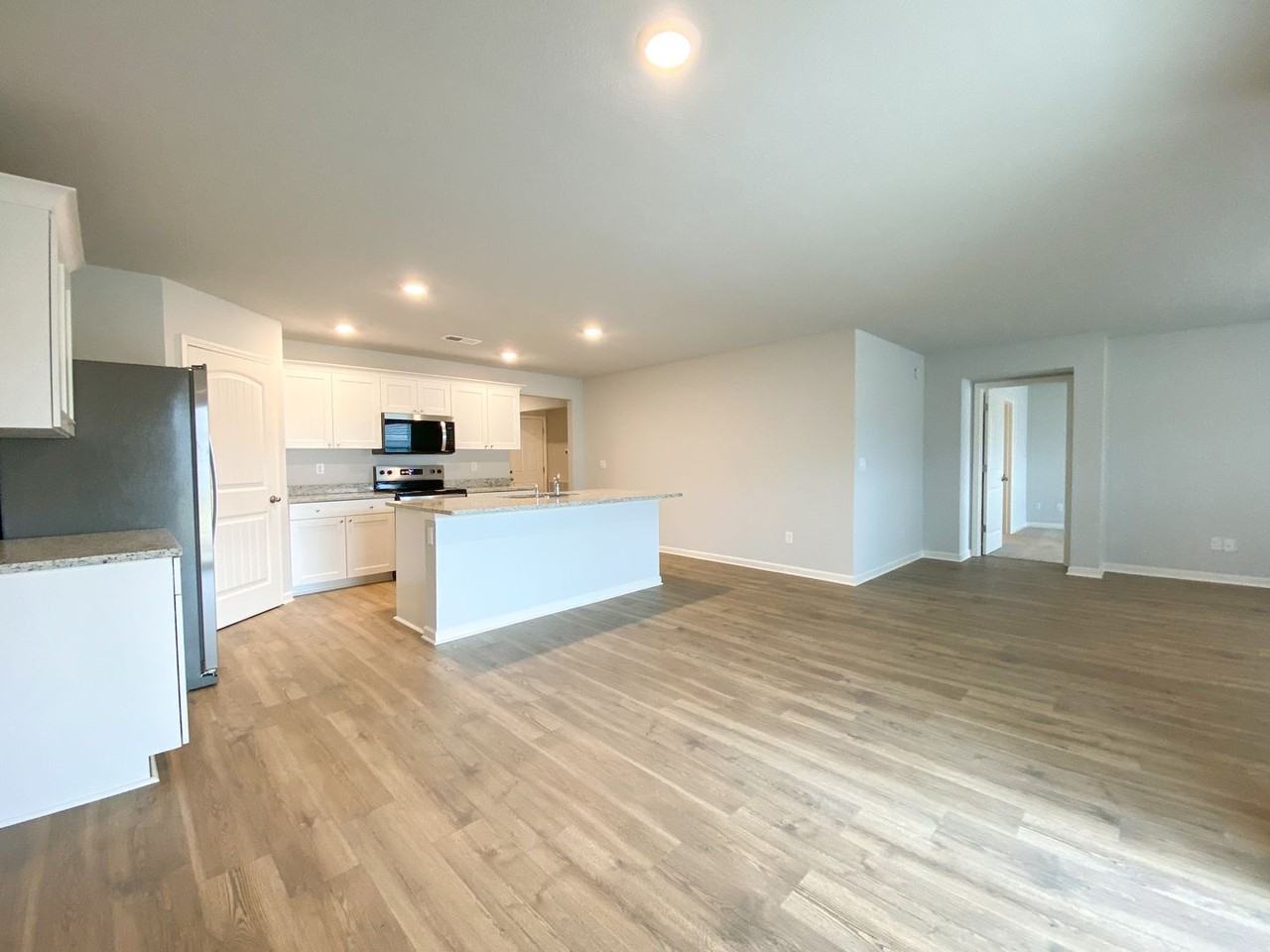 44 Pine St - Photo 5 of 27