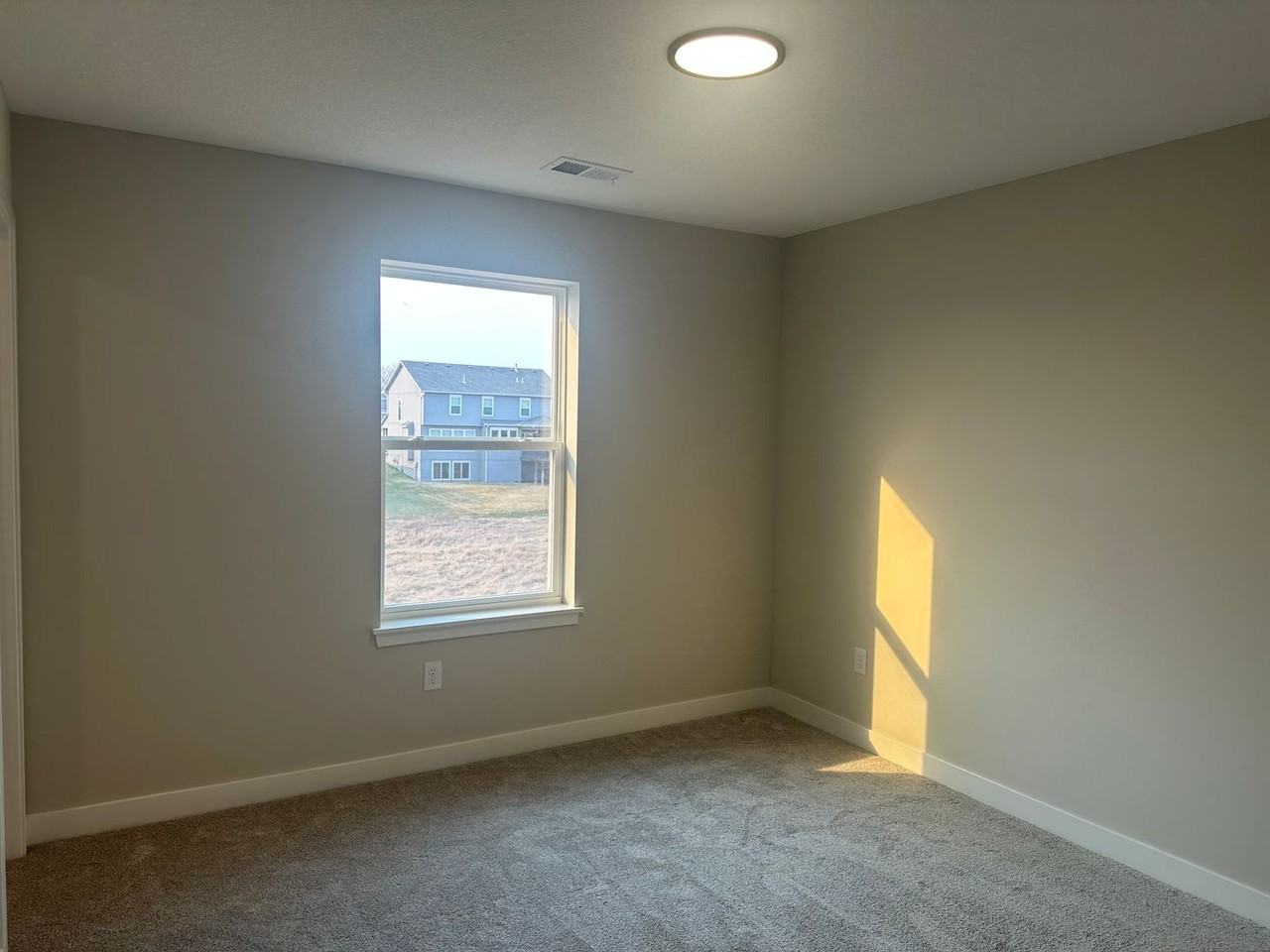 18220 Depot St - Photo 2 of 6