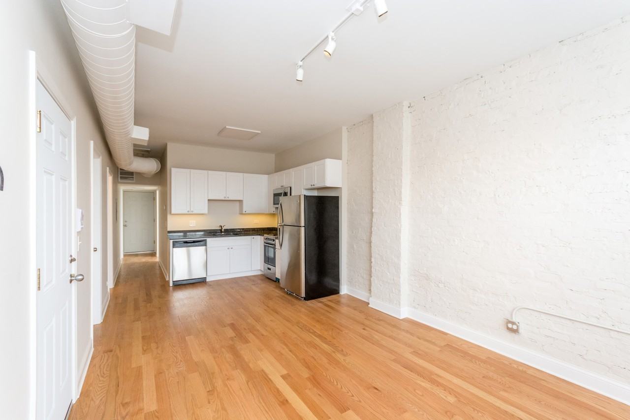 915 Aberdeen - Photo 4 of 19