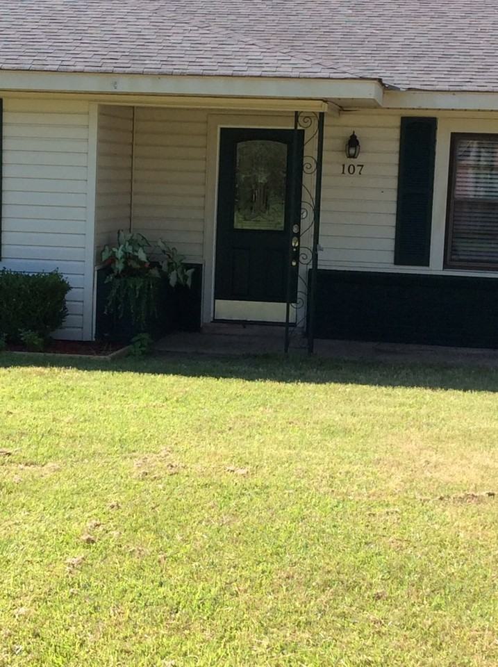 107 Larkin St - Photo 2 of 21