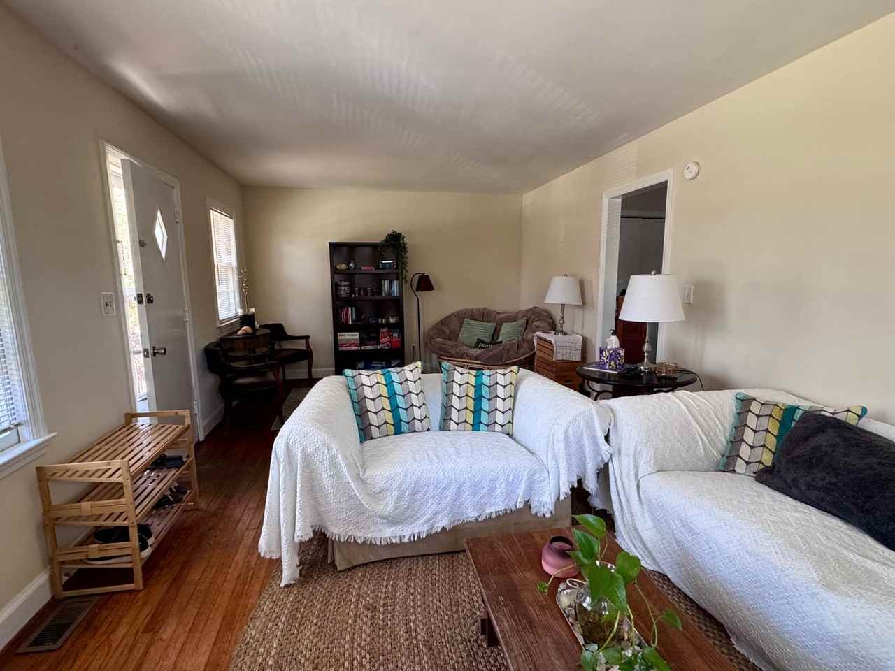 907 Dawes St - Photo 3 of 8