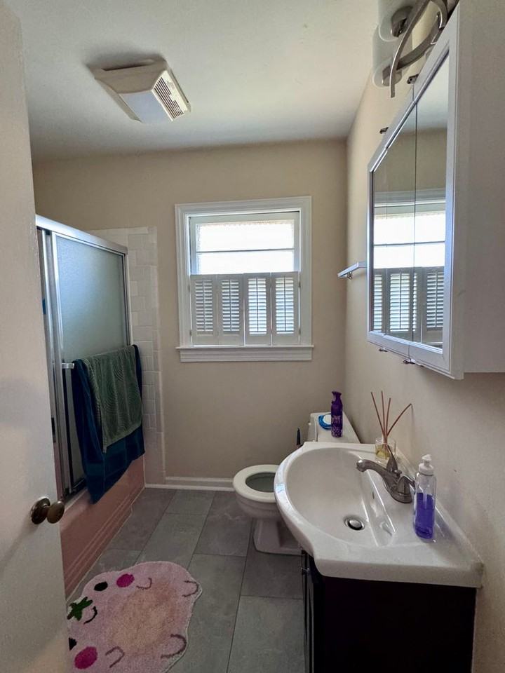 907 Dawes St - Photo 7 of 8