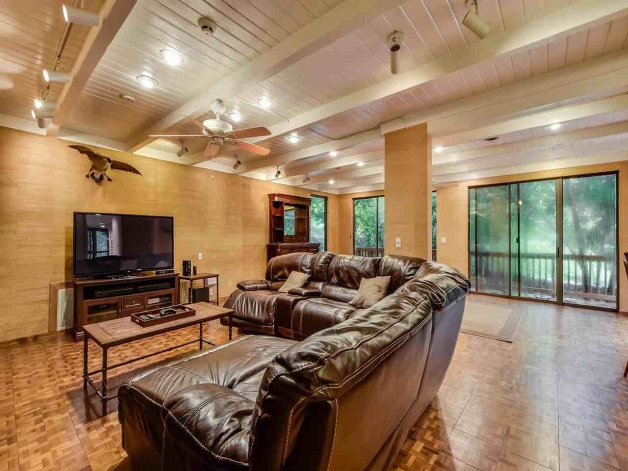 800 Leonard Street - Photo 4 of 31