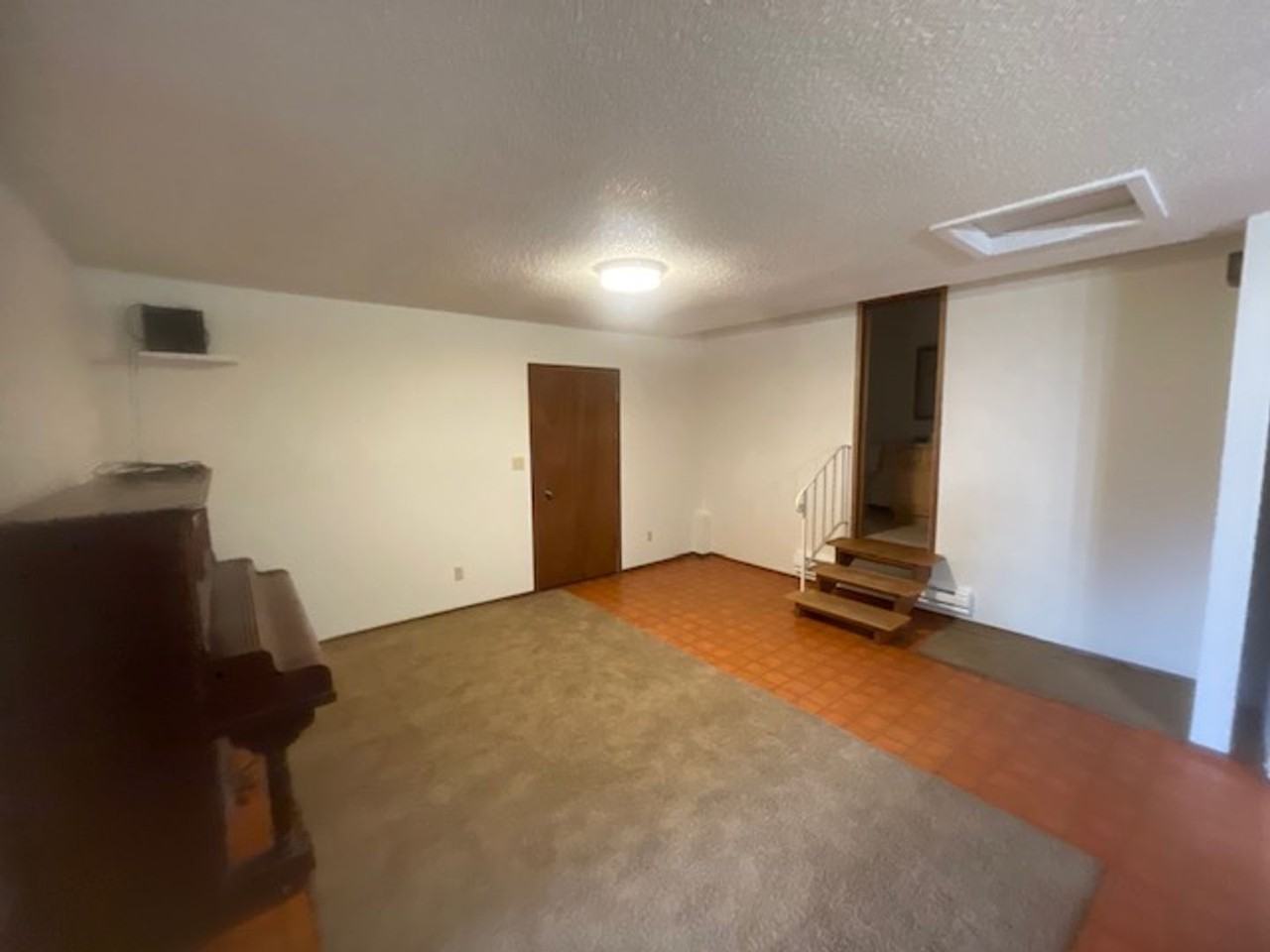 5852 Lawrence Rd - Photo 2 of 14