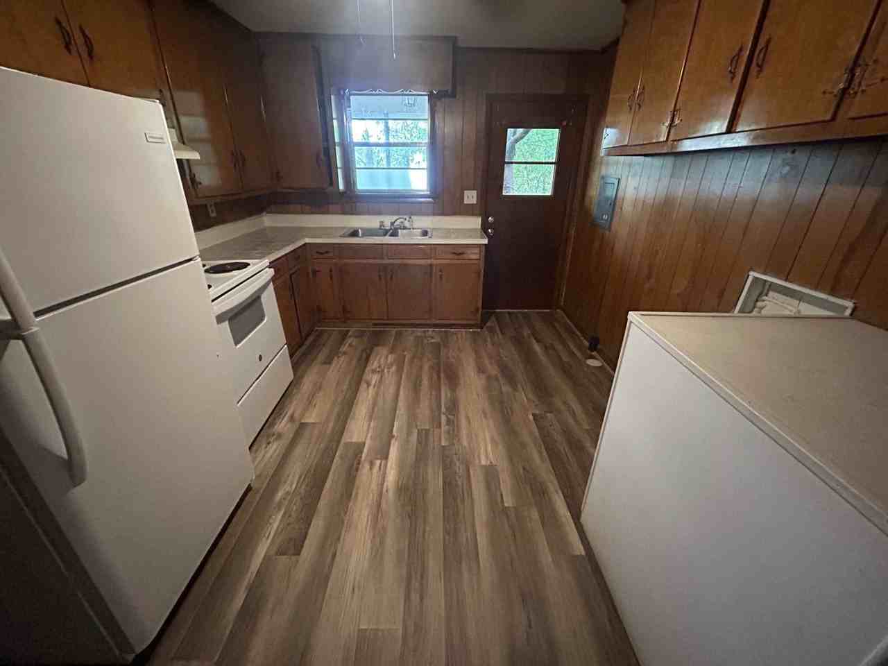 3905 Persimmon St - Photo 7 of 18