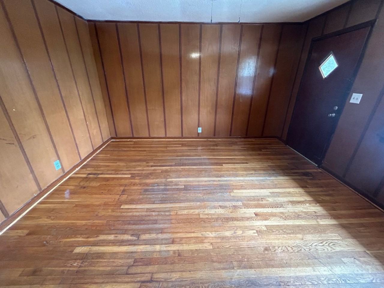 3905 Persimmon St - Photo 4 of 18