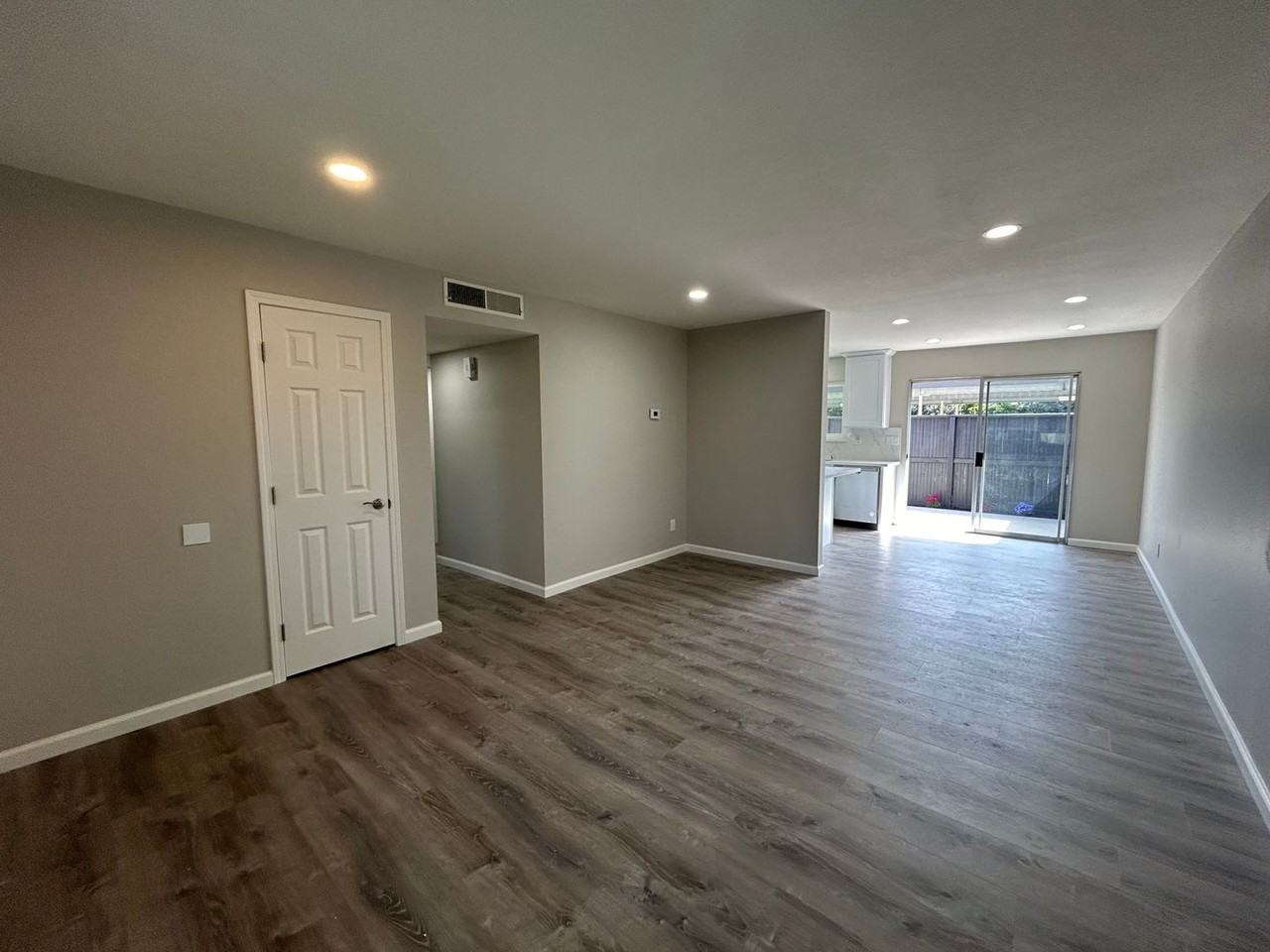 215 Floyd Ave #34 - Photo 3 of 14