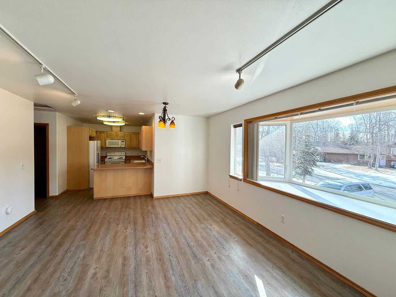 262 Stacy Dr - Photo 2 of 11