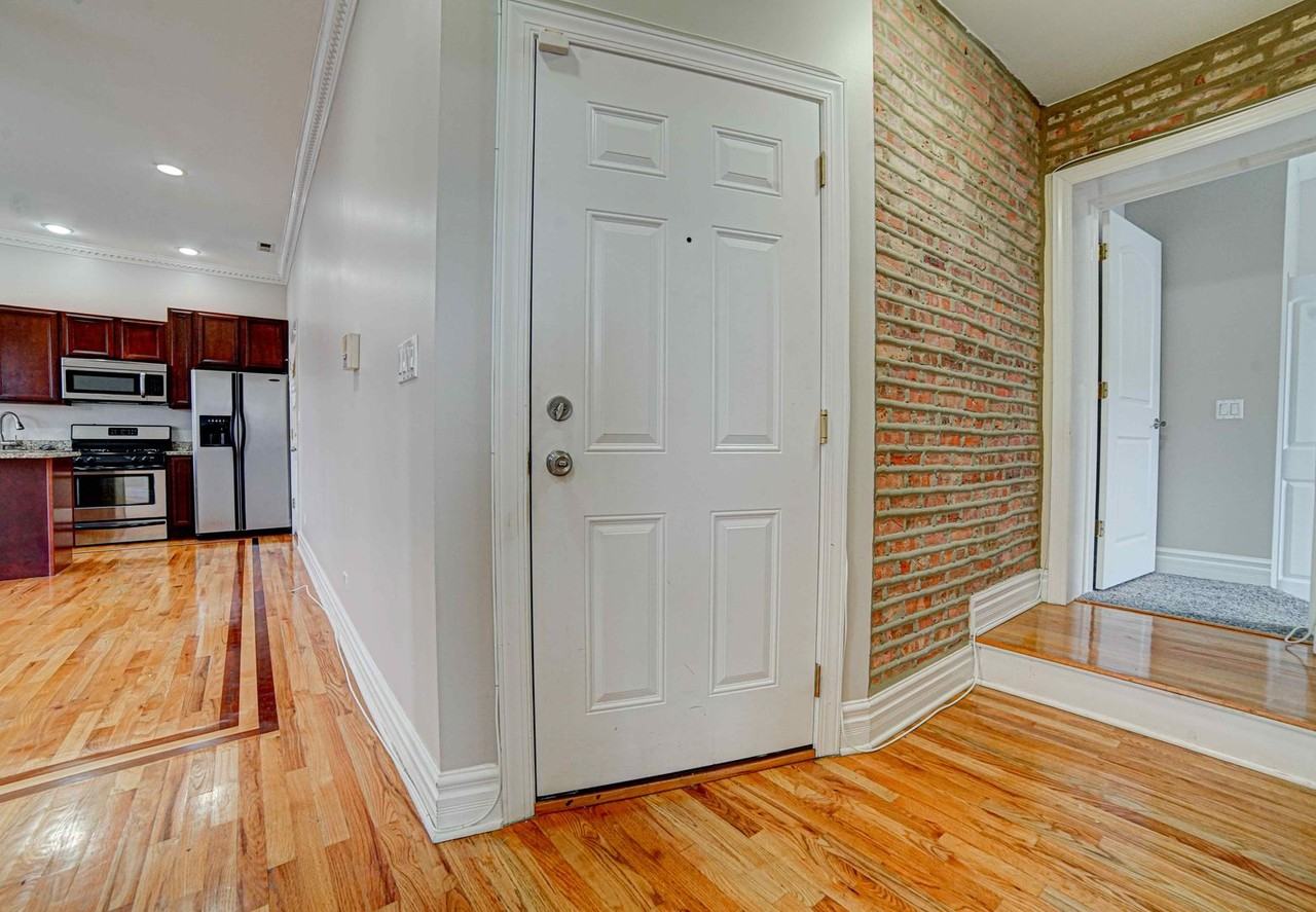 4858 S Prairie Ave #2A - Photo 7 of 23