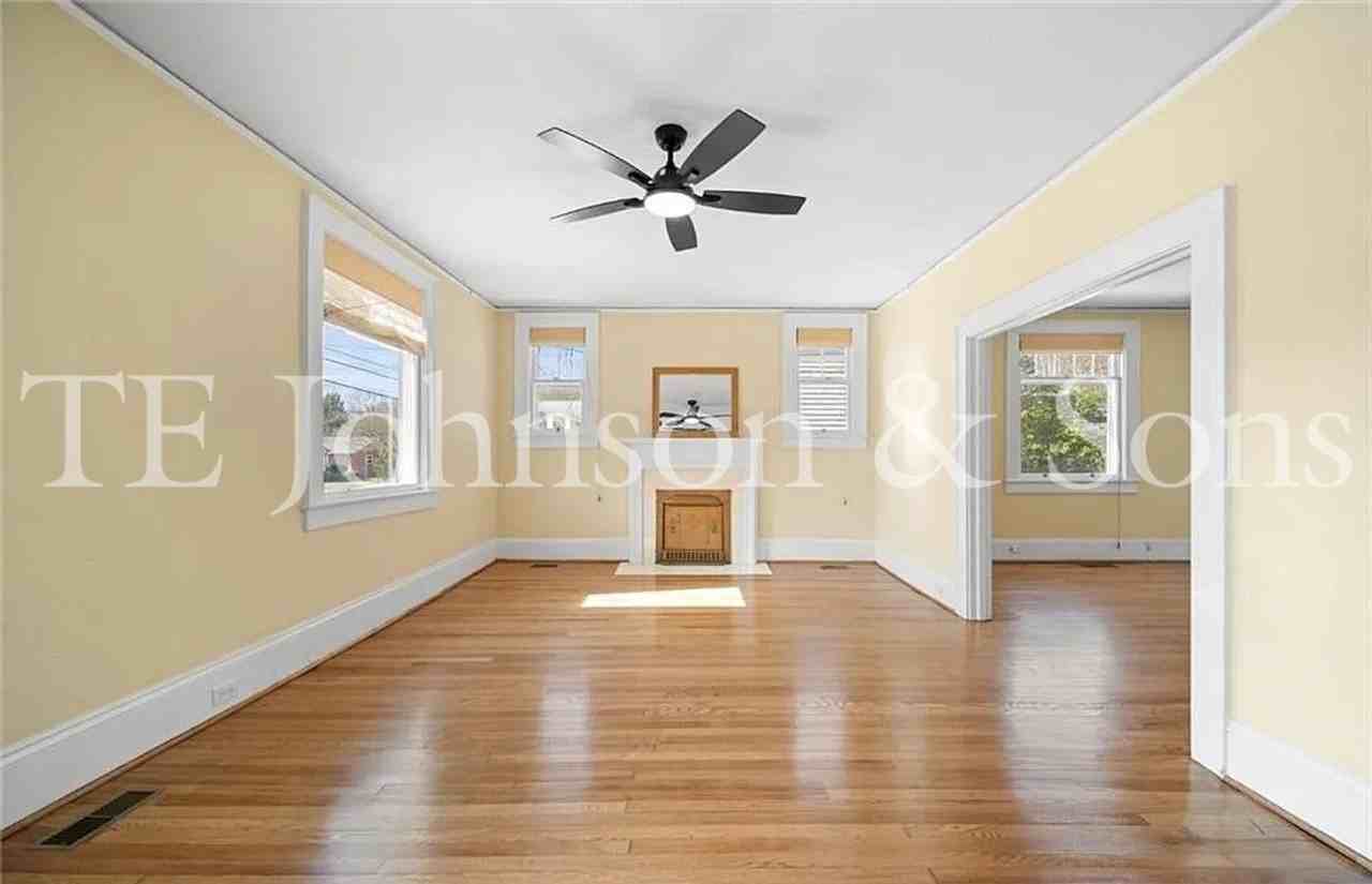 1707 W Academy St - Photo 5 of 42