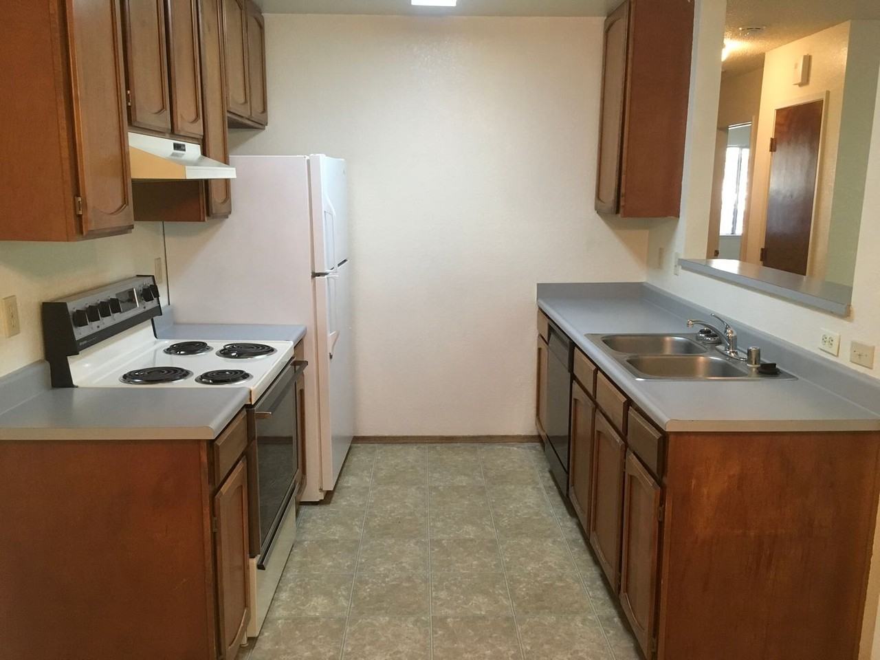 5331 Valleyridge Dr - Photo 4 of 10