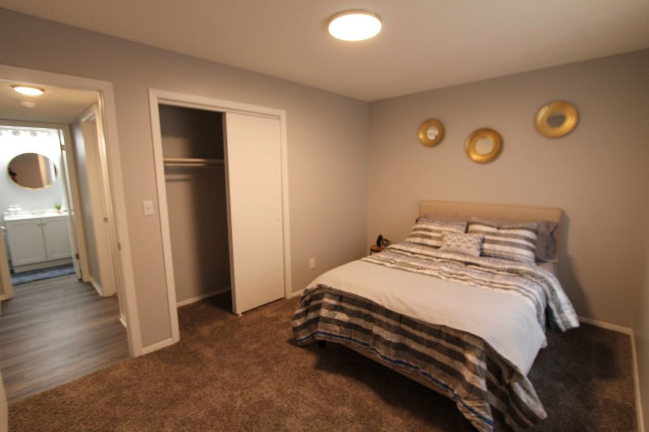 The Cumberland of Columbus.  Modern look in a convenient location 1 & 2 bedroom apartments.  Pet friendly! - Photo 2 of 14