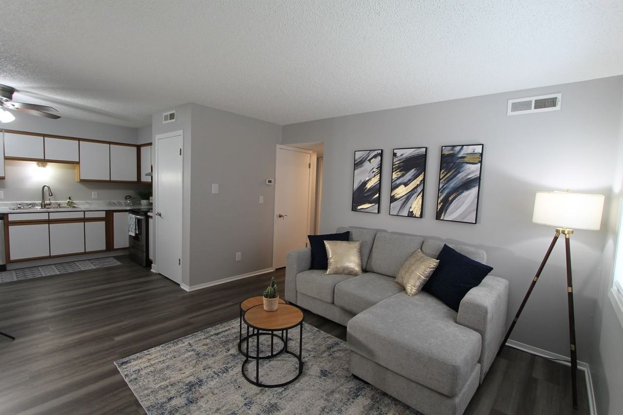 The Cumberland of Columbus.  Modern look in a convenient location 1 & 2 bedroom apartments.  Pet friendly! - Photo 4 of 14