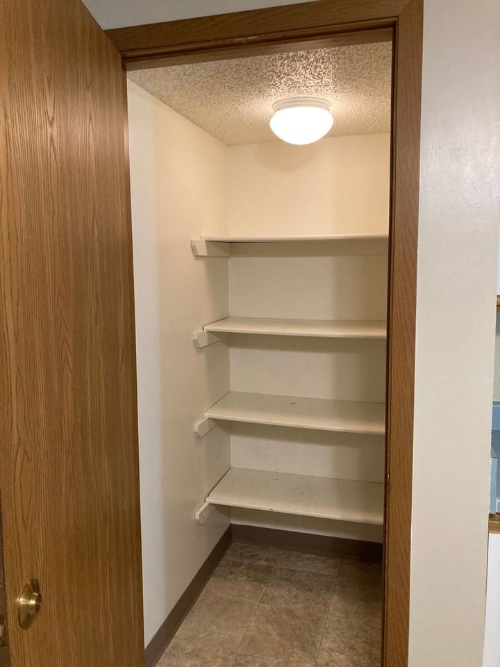 The Cumberland of Columbus.  Modern look in a convenient location 1 & 2 bedroom apartments.  Pet friendly! - Photo 7 of 11