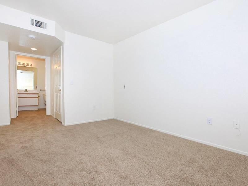 1616 E Rock Creek Dr - Photo 2 of 35