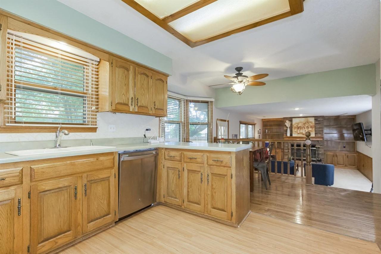 Charming Family Home in a Quiet Olathe Neighborhood - Photo 6 of 16