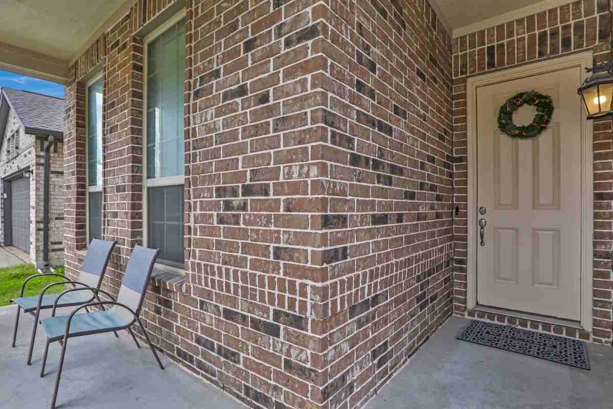 15431 Kirkdell Bend Dr - Photo 3 of 12