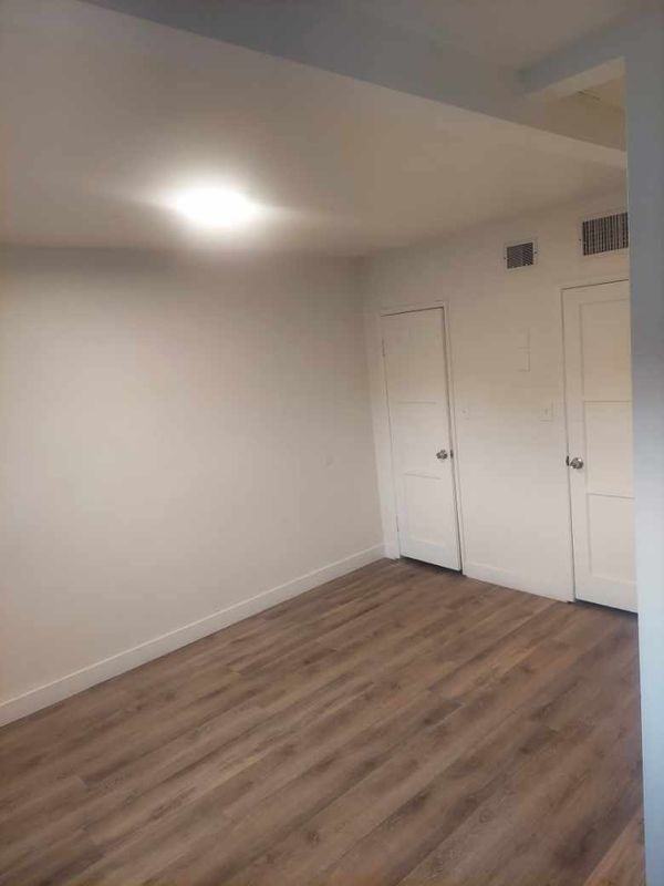 845 W Olive St ##2 - Photo 5 of 7
