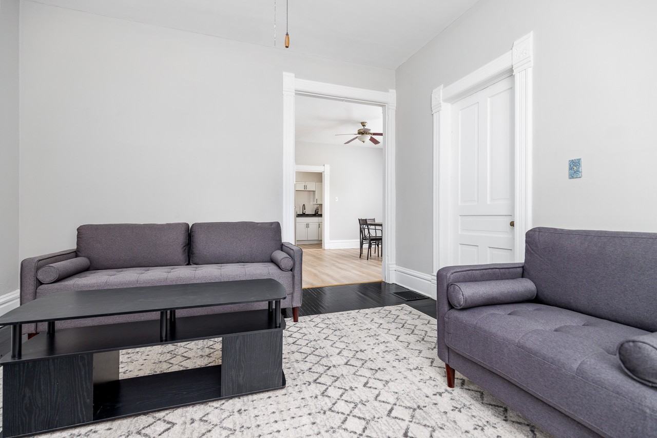 219 Summit St - Photo 3 of 13