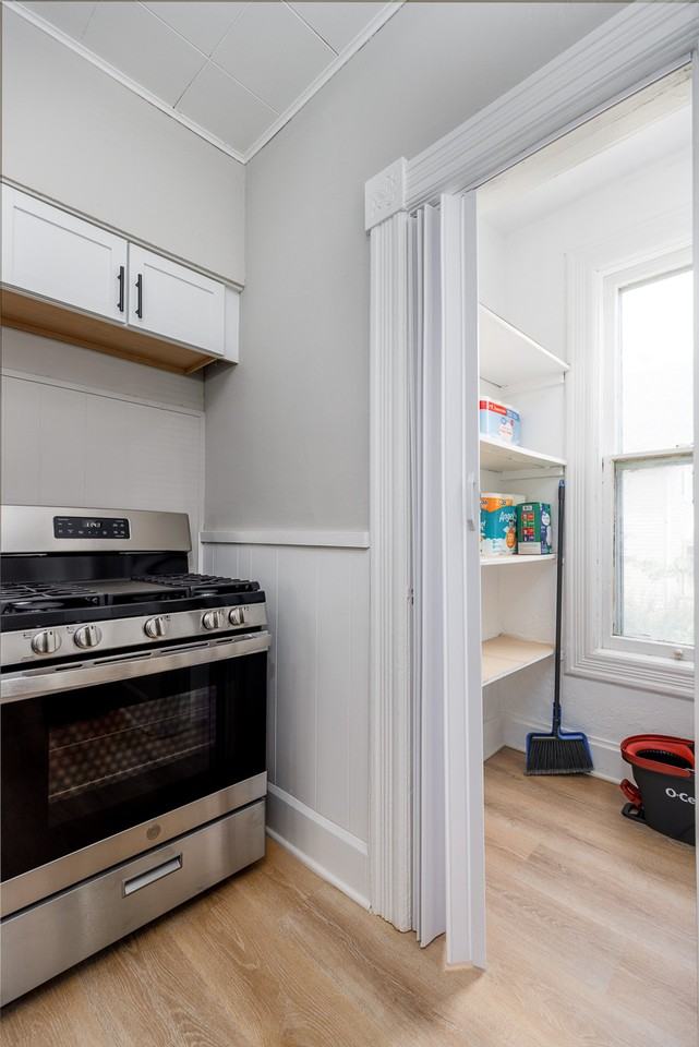 219 Summit St - Photo 2 of 13