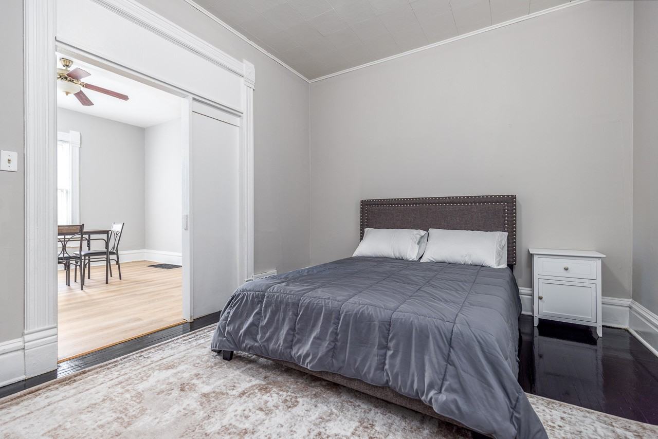 219 Summit St - Photo 6 of 13