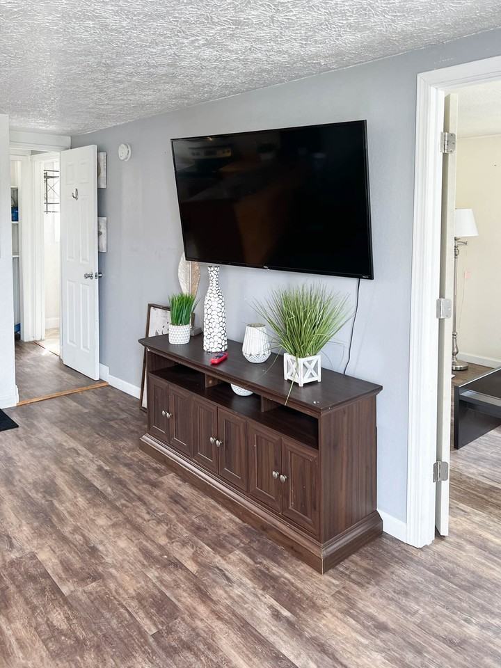 446 E 10th Ave #1 - Photo 3 of 12