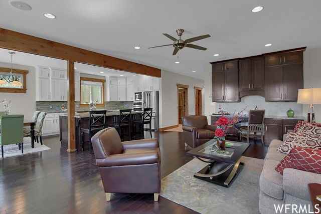 1108 N Springer View Dr - Photo 3 of 19