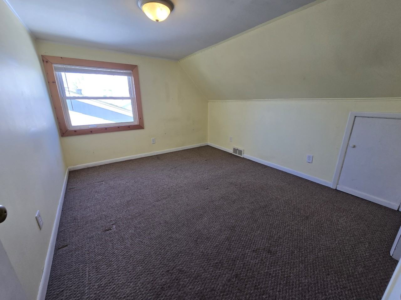 4 Meadow St - Photo 2 of 9