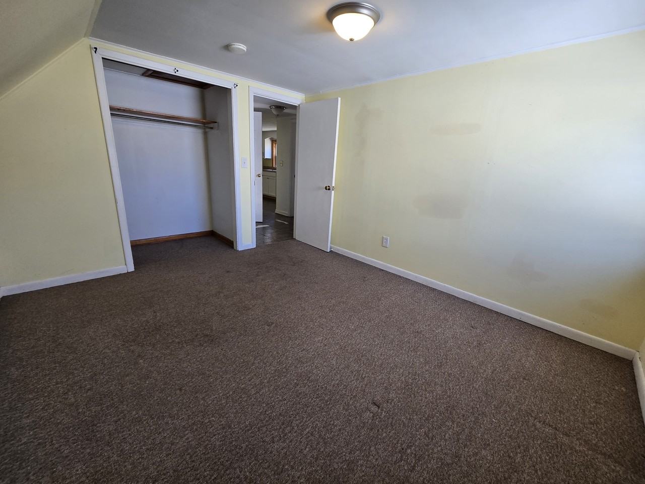 4 Meadow St - Photo 3 of 9