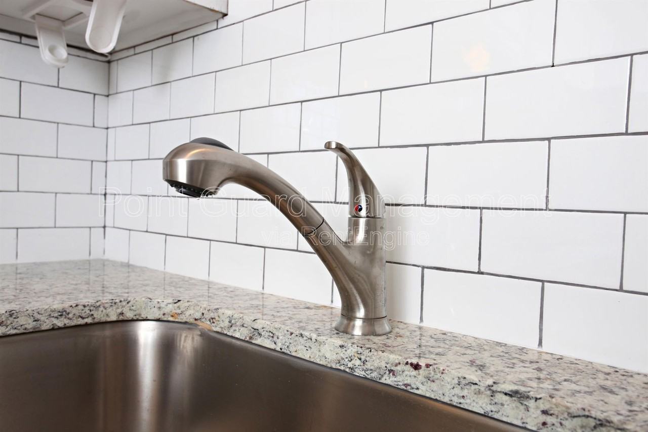 1717 N Vassar Ave #302 - Photo 4 of 14