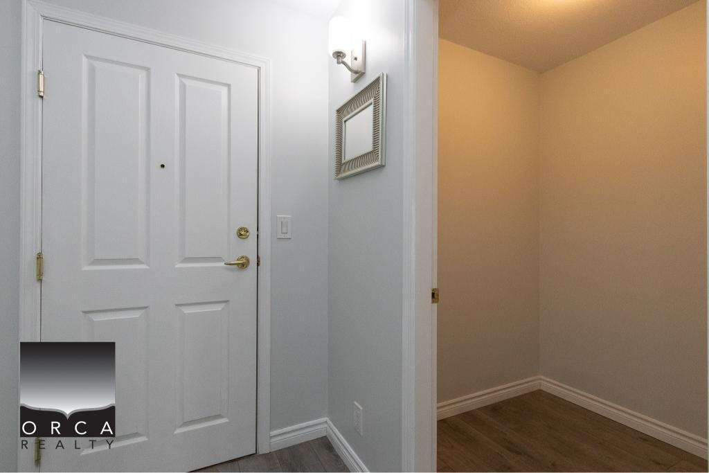 5650 Oak St - Photo 2 of 38